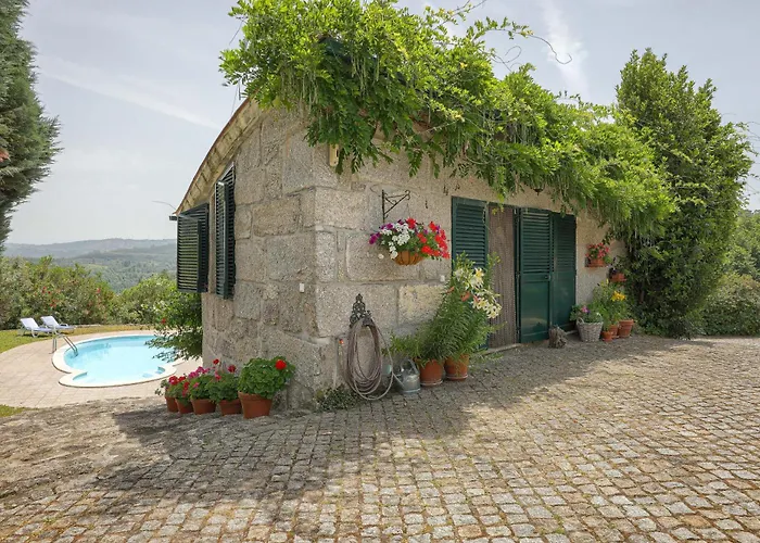 Charming Granite Cottage In Beautiful Surroundings
