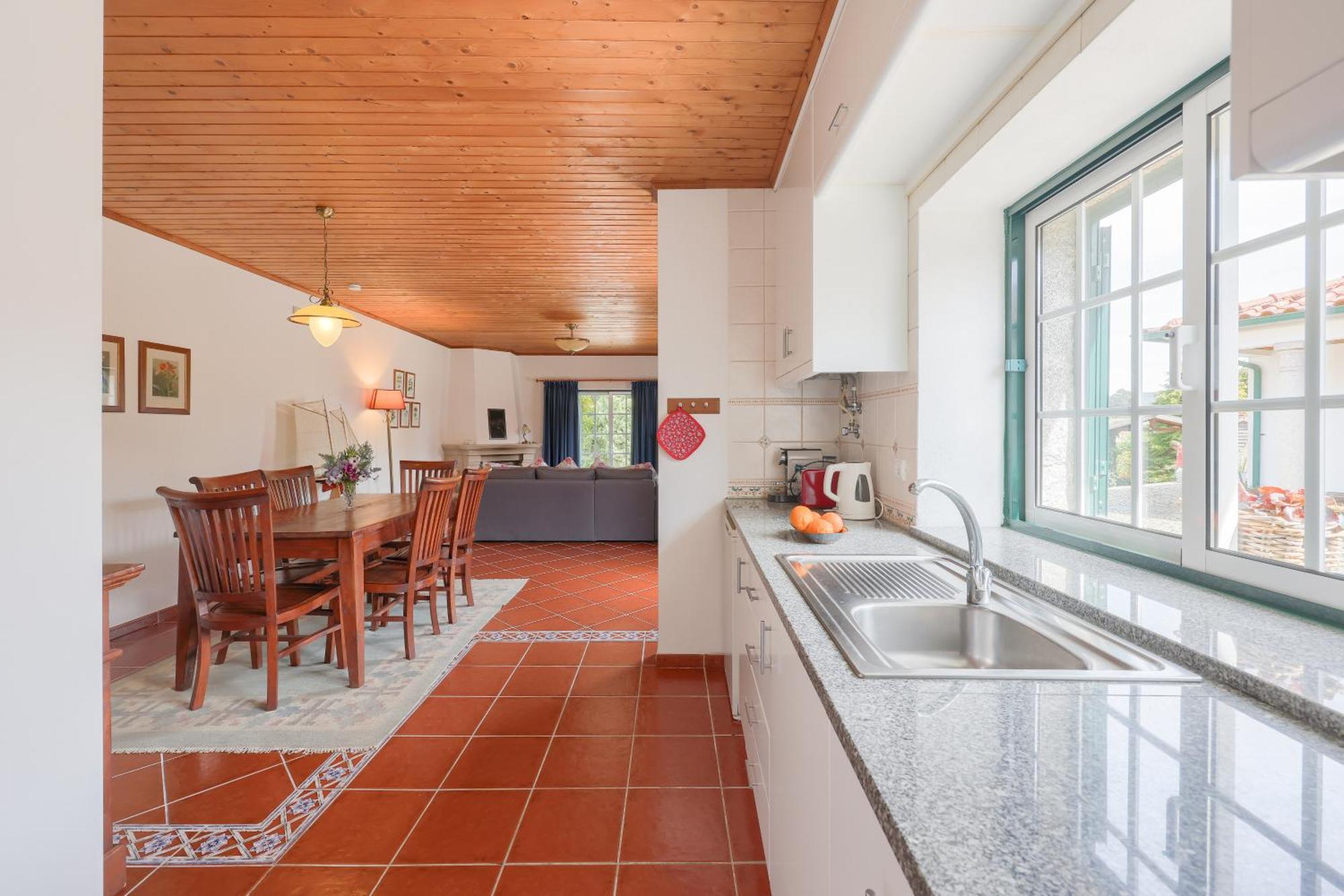 Charming Granite In Beautiful Surroundings Casal Diz
