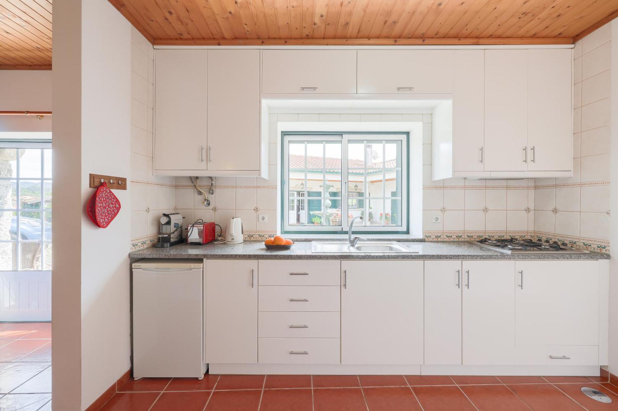 Charming Granite In Beautiful Surroundings Holiday home Casal Diz